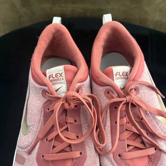 Nike Flex Experience Run Rn 8 Pink Athletic Sneaker Running Shoe Women's size 8 - Picture 8 of 9